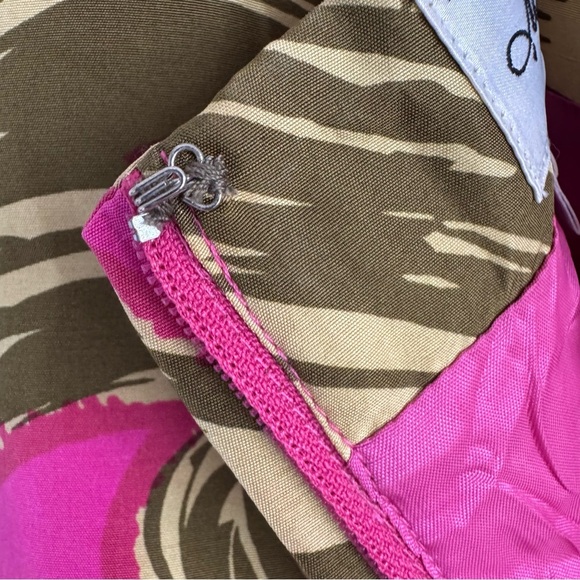 Milly Silk Tropical Palm Tie Waist
Dress in Pink and Green Size 8 - Picture 16 of 16